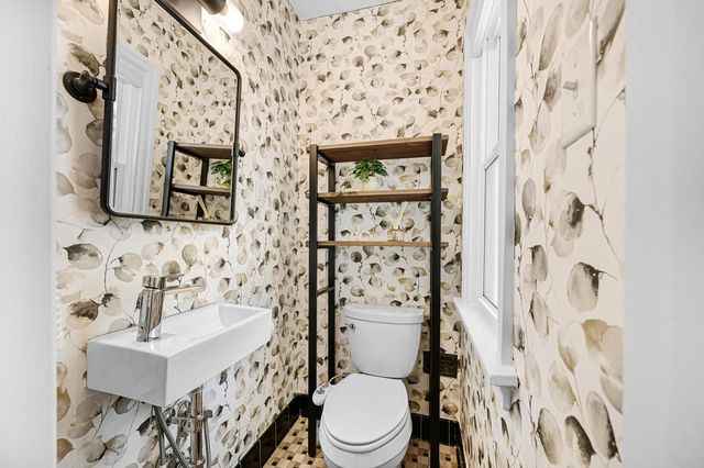 2536 88th STREET, Wauwatosa, WI 53226