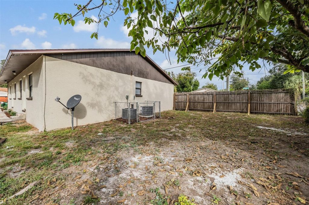 Image 22 of property listing at 8317 N MARKS STREET, Tampa, FL 33604