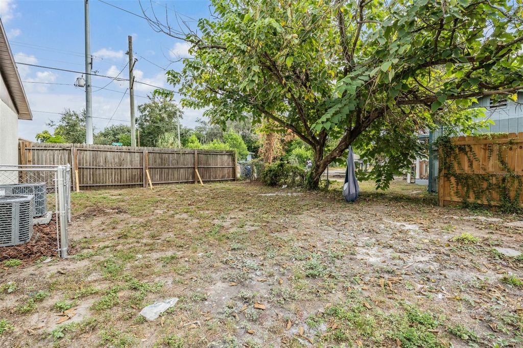 Image 23 of property listing at 8317 N MARKS STREET, Tampa, FL 33604
