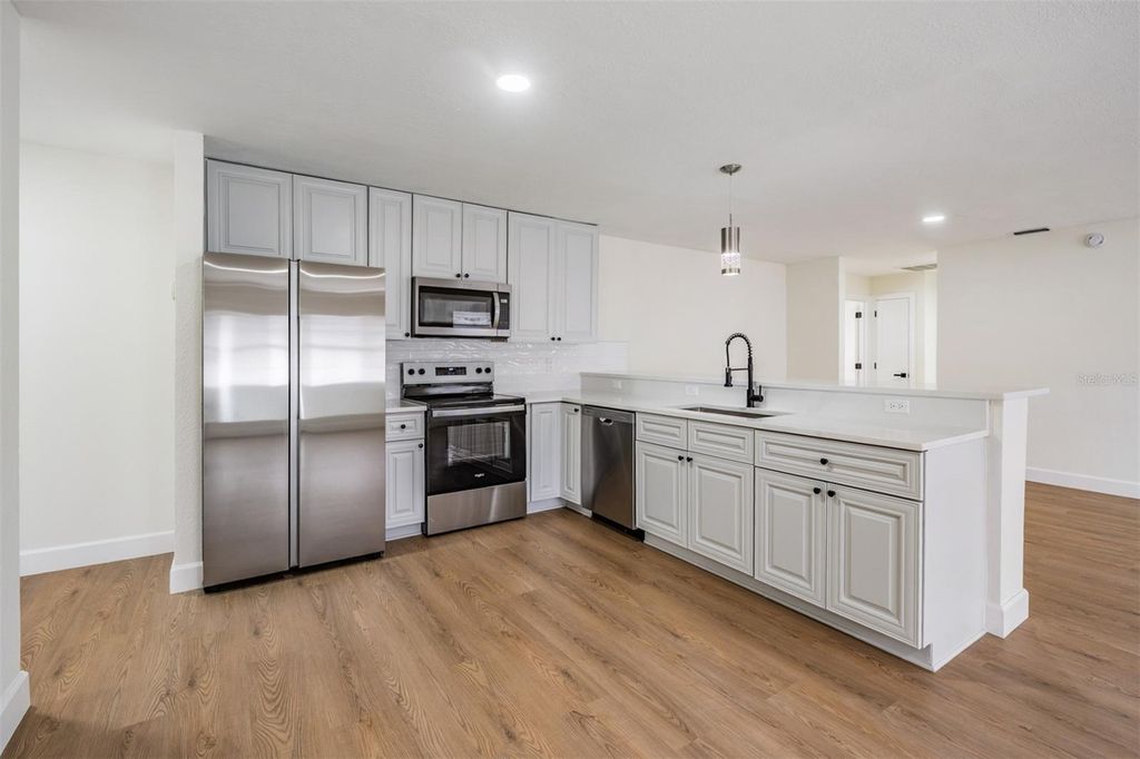 Image 7 of property listing at 8317 N MARKS STREET, Tampa, FL 33604