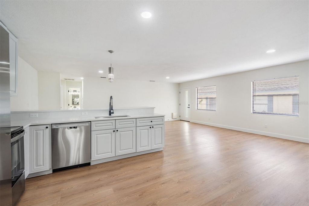 Image 9 of property listing at 8317 N MARKS STREET, Tampa, FL 33604