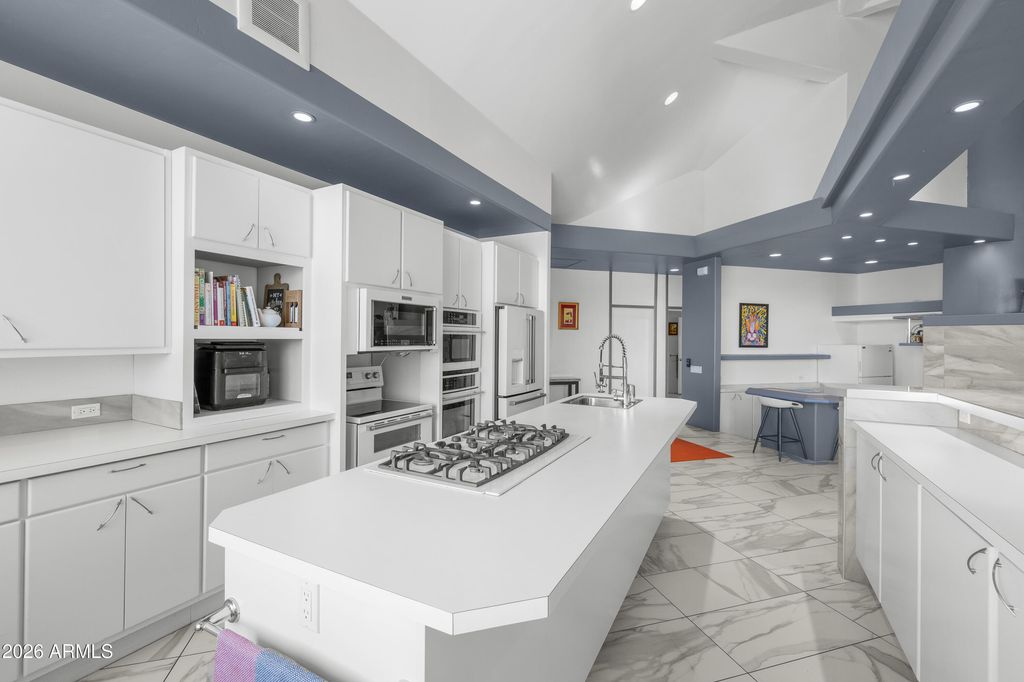 Image 17 of property listing at 10076 E ROAN Road, Flagstaff, AZ 86004