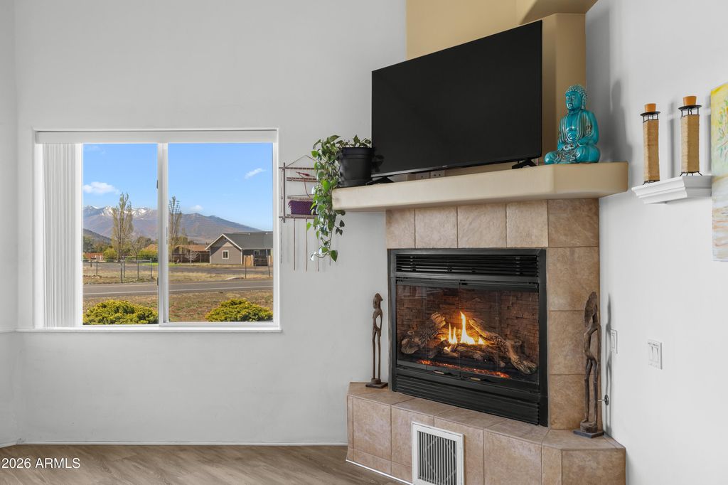 Image 27 of property listing at 10076 E ROAN Road, Flagstaff, AZ 86004