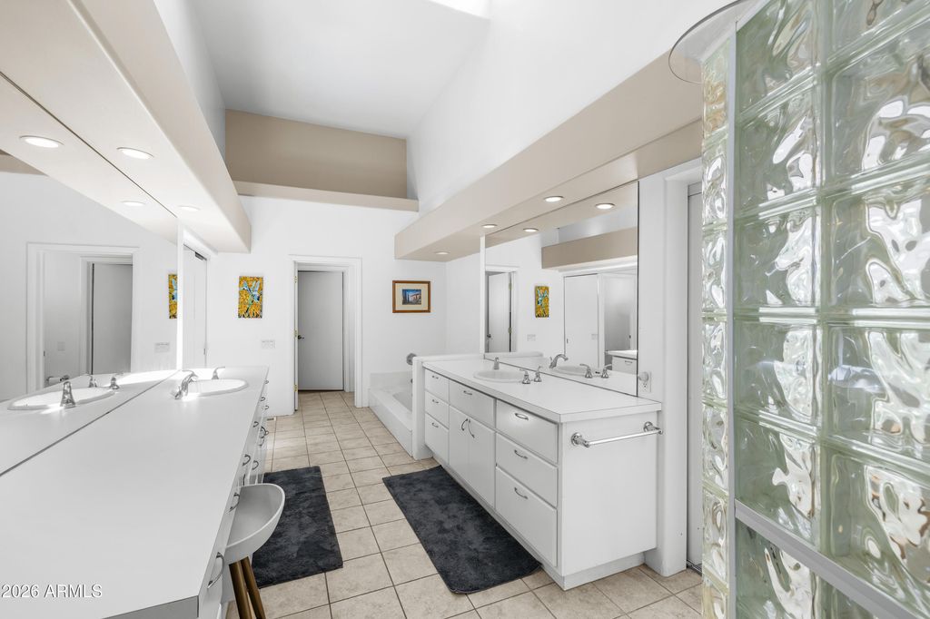 Image 28 of property listing at 10076 E ROAN Road, Flagstaff, AZ 86004