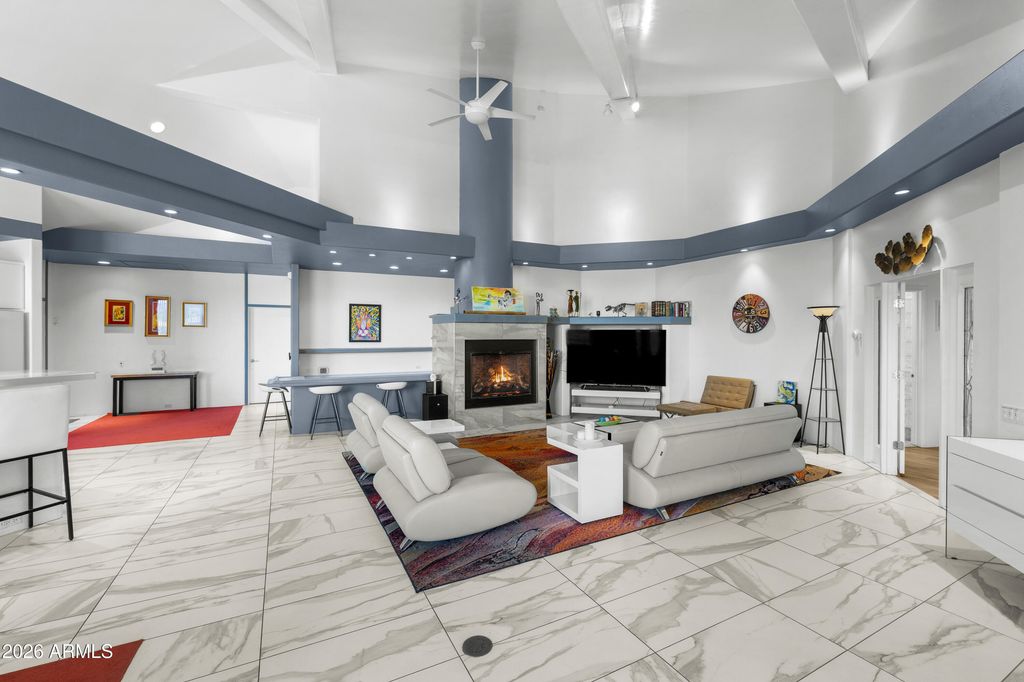 Image 3 of property listing at 10076 E ROAN Road, Flagstaff, AZ 86004