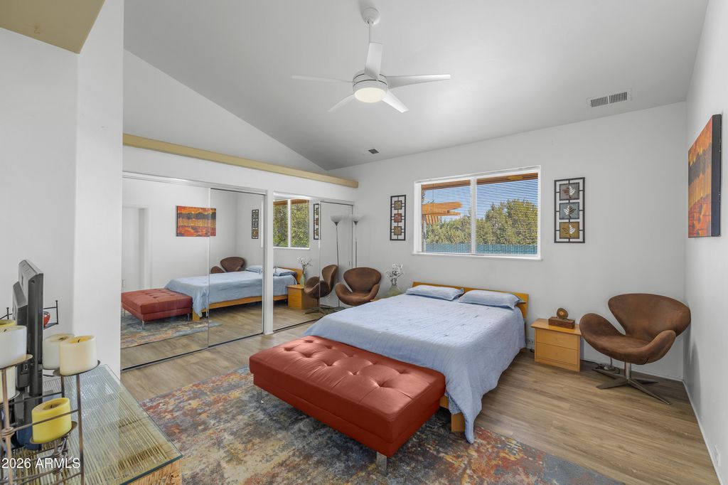 Image 37 of property listing at 10076 E ROAN Road, Flagstaff, AZ 86004