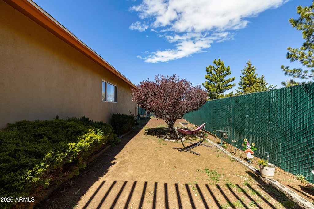 Image 48 of property listing at 10076 E ROAN Road, Flagstaff, AZ 86004
