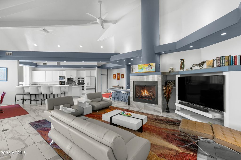 Image 5 of property listing at 10076 E ROAN Road, Flagstaff, AZ 86004