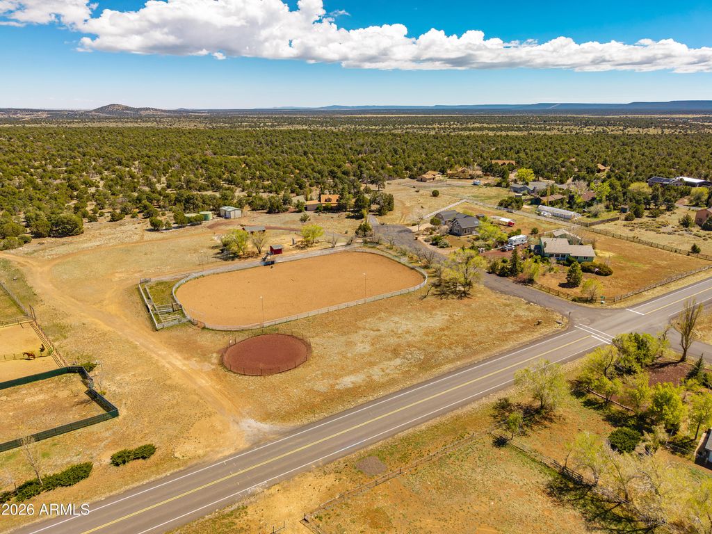 Image 55 of property listing at 10076 E ROAN Road, Flagstaff, AZ 86004