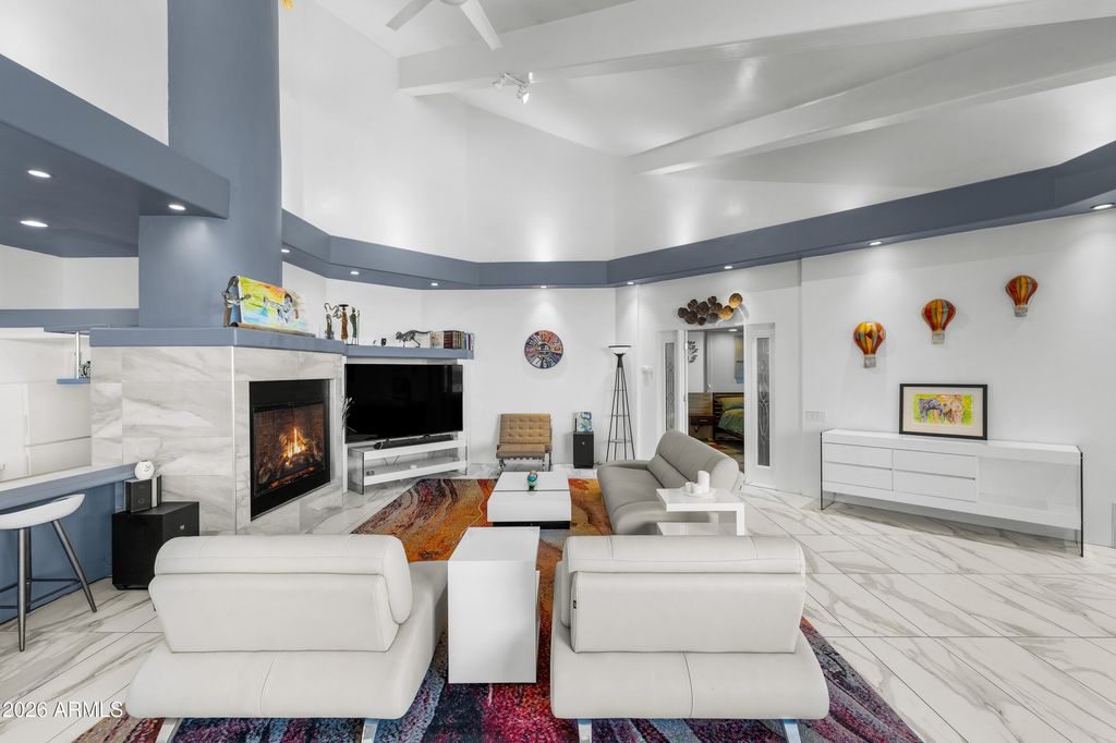 Image 8 of property listing at 10076 E ROAN Road, Flagstaff, AZ 86004