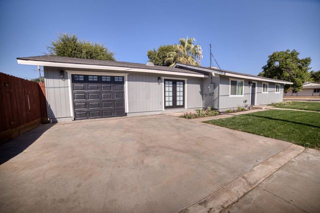 7281 N College Ave, Pinedale, CA 93650