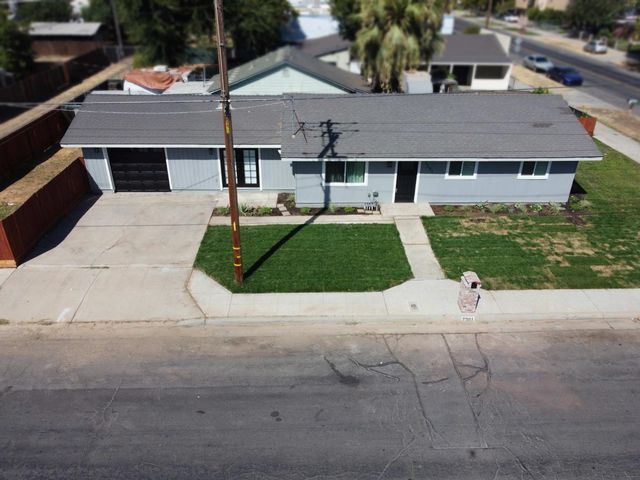 7281 N College Ave, Pinedale, CA 93650