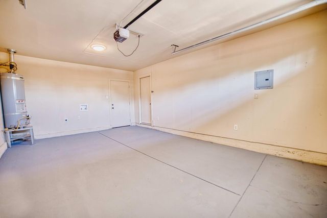 7281 N College Ave, Pinedale, CA 93650