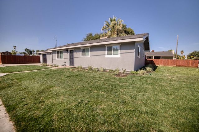 7281 N College Ave, Pinedale, CA 93650