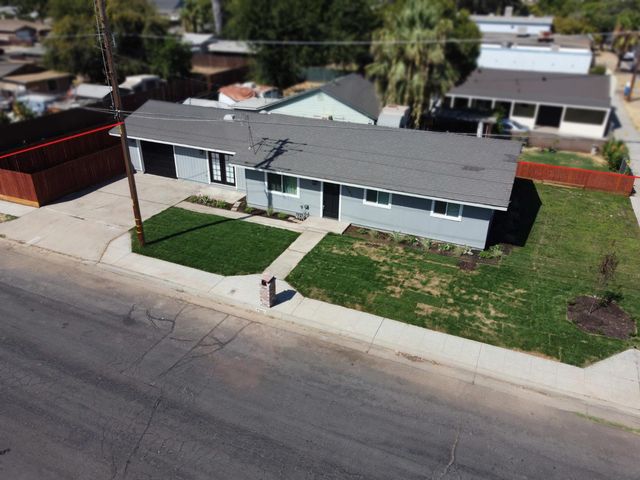 7281 N College Ave, Pinedale, CA 93650