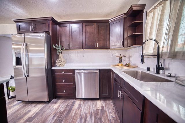 7281 N College Ave, Pinedale, CA 93650