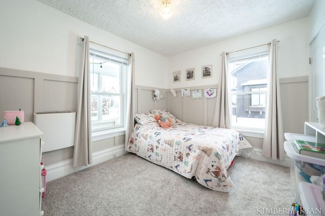 233 W Alpine Avenue, Zeeland City, MI 49464