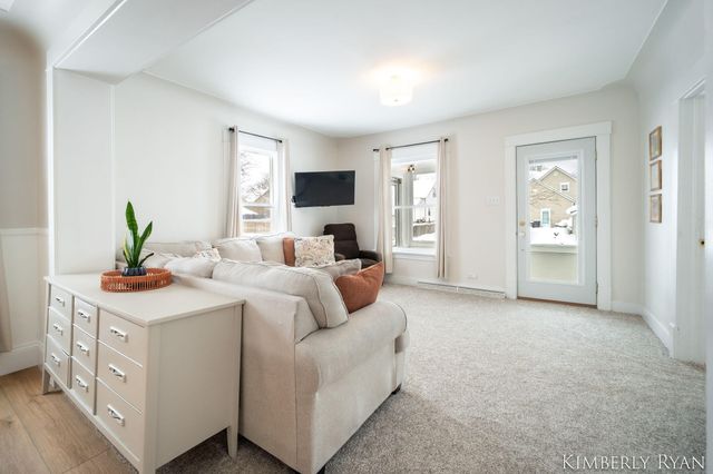 233 W Alpine Avenue, Zeeland City, MI 49464