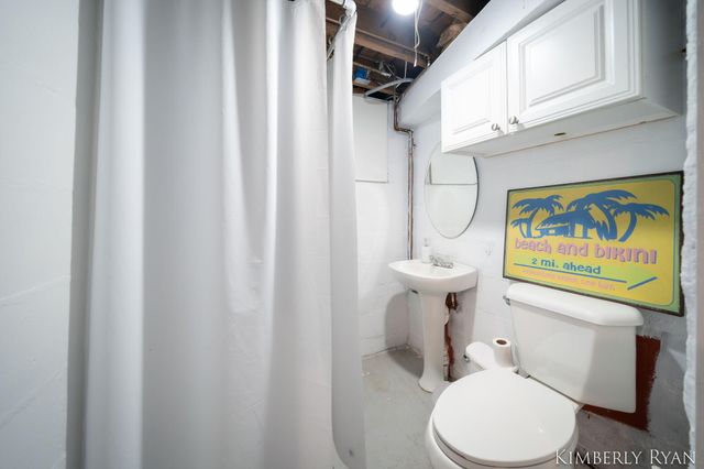 233 W Alpine Avenue, Zeeland City, MI 49464