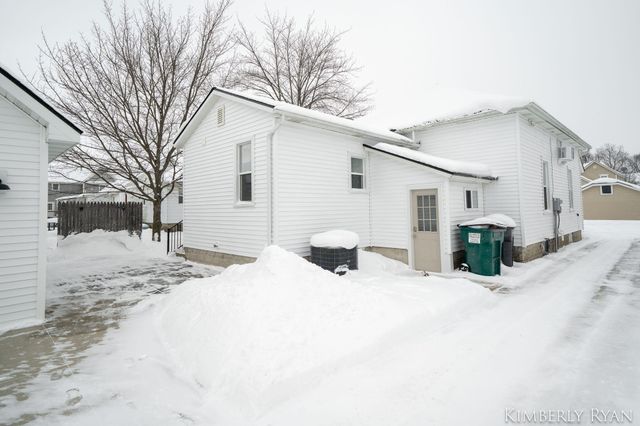 233 W Alpine Avenue, Zeeland City, MI 49464