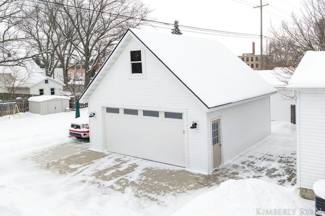 233 W Alpine Avenue, Zeeland City, MI 49464