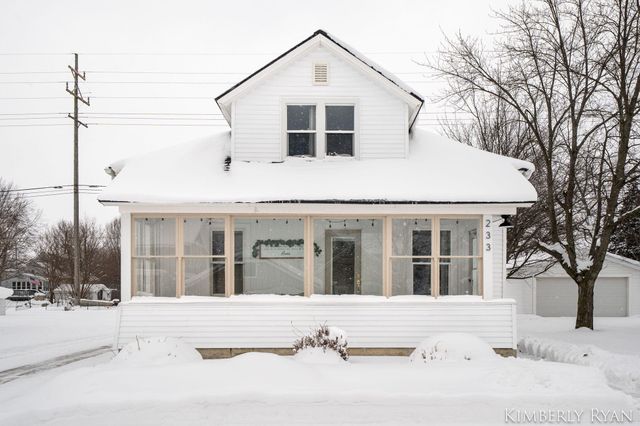 233 W Alpine Avenue, Zeeland City, MI 49464