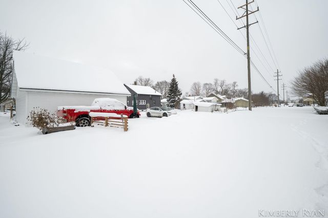 233 W Alpine Avenue, Zeeland City, MI 49464