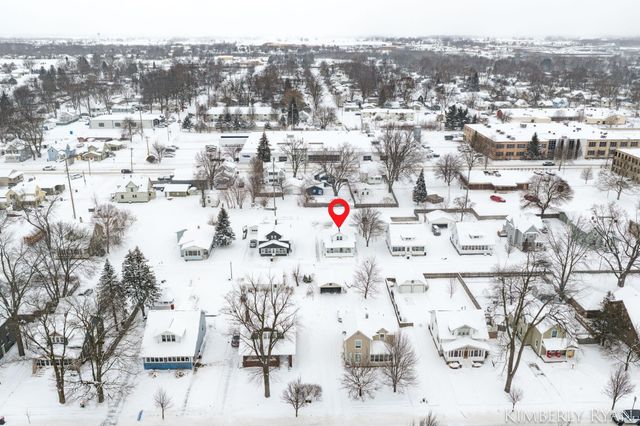 233 W Alpine Avenue, Zeeland City, MI 49464