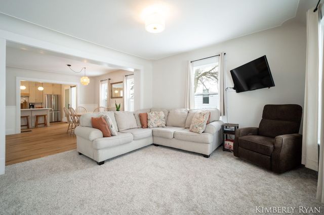 233 W Alpine Avenue, Zeeland City, MI 49464