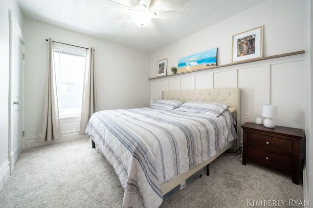 233 W Alpine Avenue, Zeeland City, MI 49464