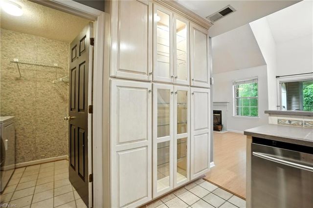 389 River Forest RD, Virginia Beach, VA 23454