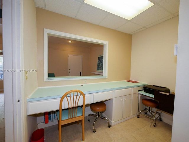 3113 Ponce De Leon Blvd, Coral Gables, FL 33134