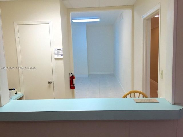 3113 Ponce De Leon Blvd, Coral Gables, FL 33134