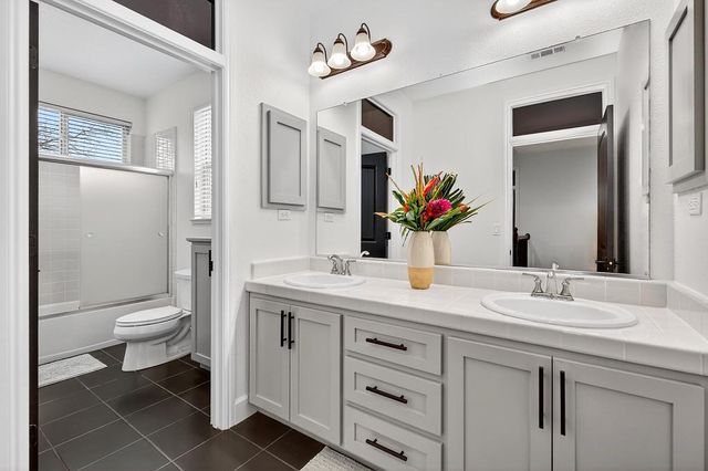 7102 Orchard Cir, Penryn, CA 95663