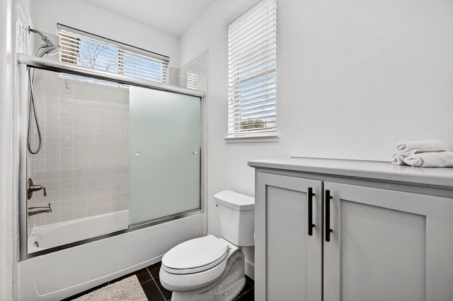 7102 Orchard Cir, Penryn, CA 95663