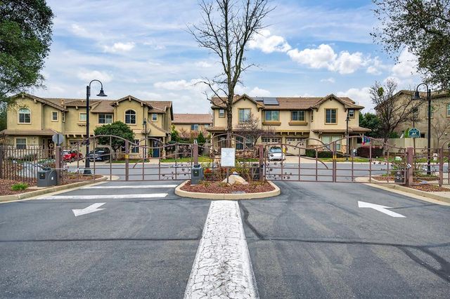 7102 Orchard Cir, Penryn, CA 95663