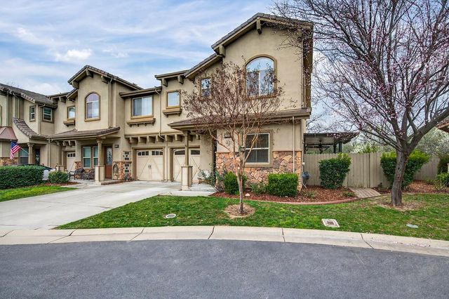 7102 Orchard Cir, Penryn, CA 95663