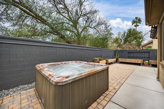 7102 Orchard Cir, Penryn, CA 95663