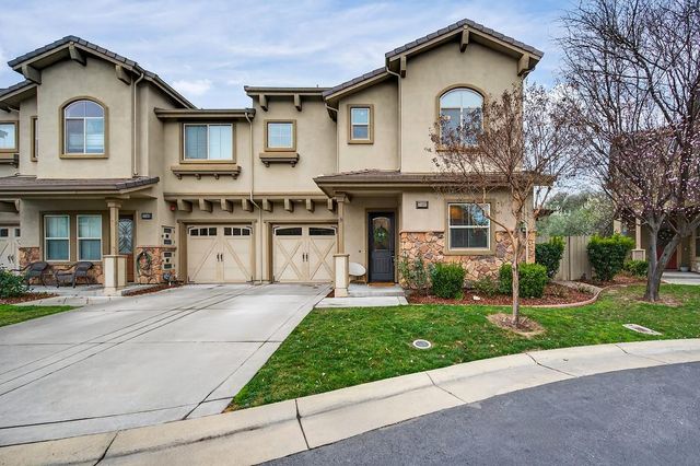 7102 Orchard Cir, Penryn, CA 95663