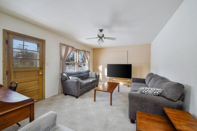 22W417 Tamarack Drive, Glen Ellyn, IL 60137