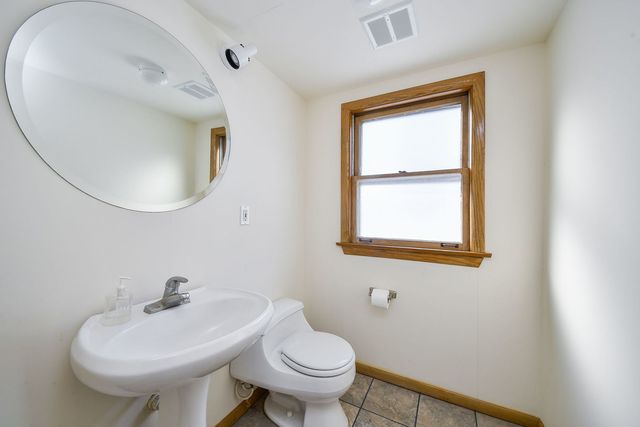 22W417 Tamarack Drive, Glen Ellyn, IL 60137