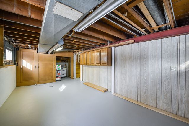 22W417 Tamarack Drive, Glen Ellyn, IL 60137