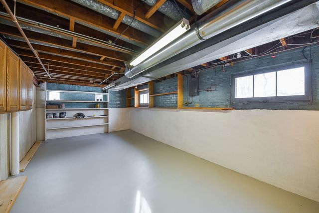 22W417 Tamarack Drive, Glen Ellyn, IL 60137