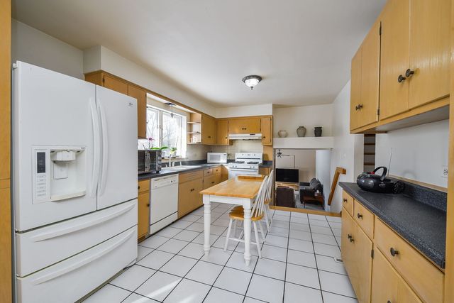 22W417 Tamarack Drive, Glen Ellyn, IL 60137