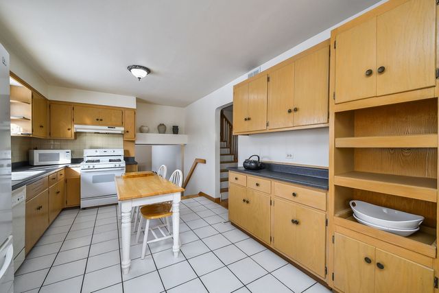 22W417 Tamarack Drive, Glen Ellyn, IL 60137