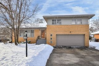 22W417 Tamarack Drive, Glen Ellyn, IL 60137