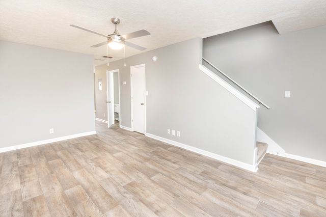 3306 Royster Ln Apt A, Clarksville, TN 37042