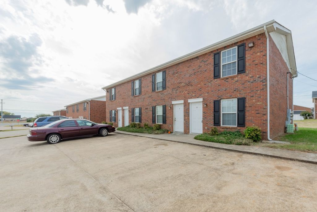 3306 Royster Ln Apt A, Clarksville, TN 37042