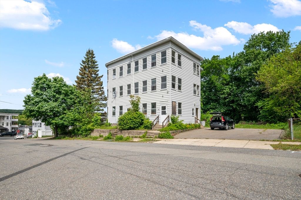 14-18 Florence St, Leominster, MA 01453