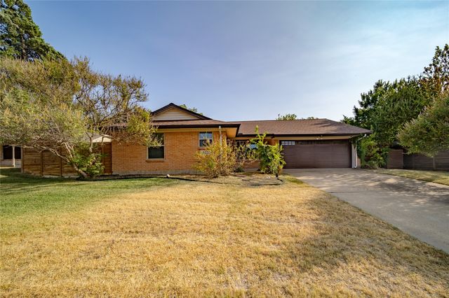 11030 Paddock Circle, Dallas, TX 75238